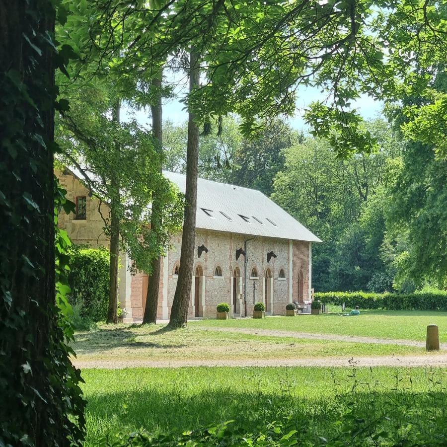 Les Ecuries Du Chateau De Brumare Brestot 外观 照片