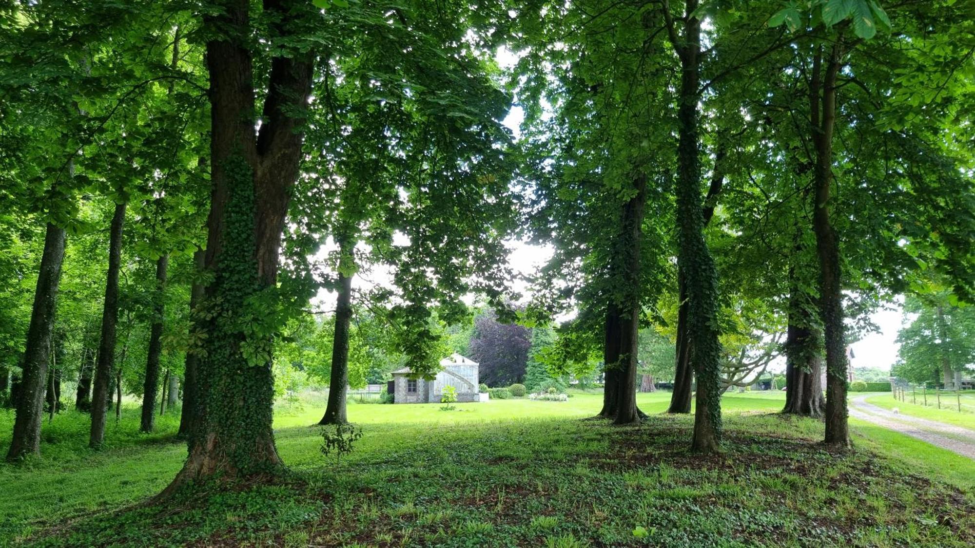 Les Ecuries Du Chateau De Brumare Brestot 外观 照片
